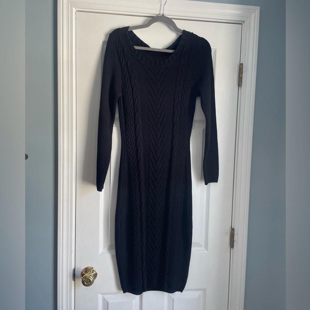 Women’s Cozy Black Long Sleeve Midi Length Cable Knit Sweater Dress Medium